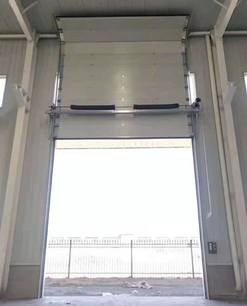 工業(yè)平開(kāi)門(mén)裝置