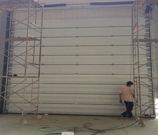 廠房工業(yè)門安裝